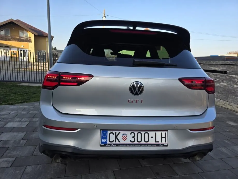 vw golf 8 2,0 tsi - slika 21