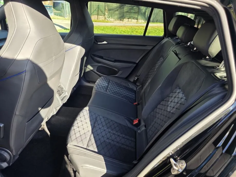 vw golf 8 variant 2.0 tdi dsg r-line - slika 12