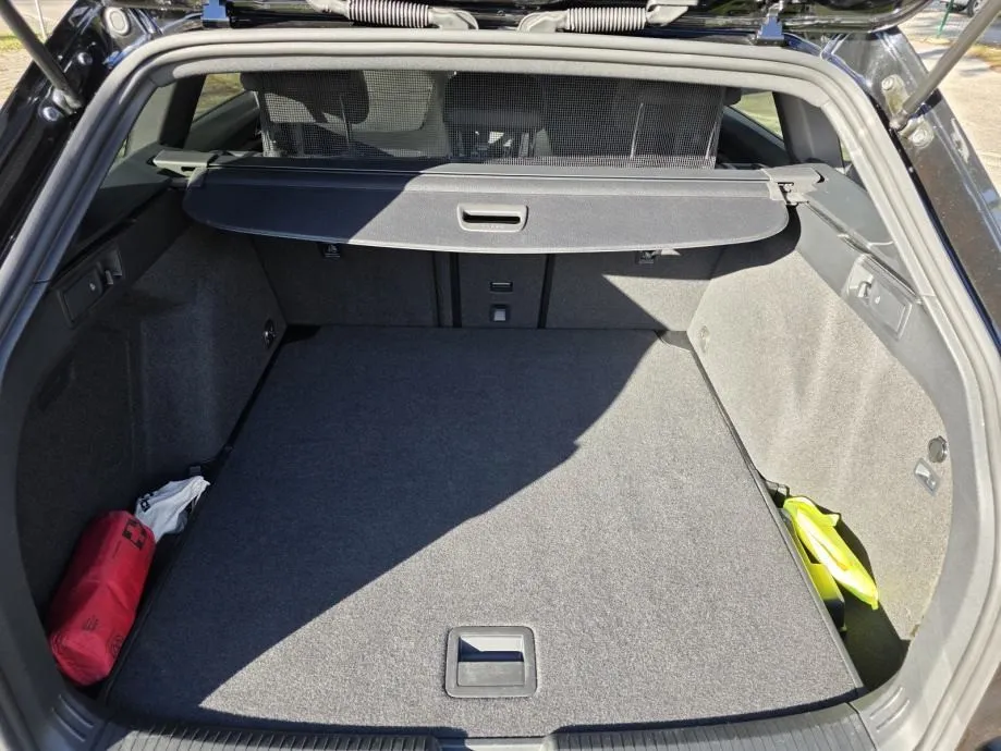 vw golf 8 variant 2.0 tdi dsg r-line - slika 14