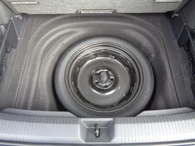 vw golf 8 variant 2,0 tdi dsg r-line/hr/nav/virt/led/pdc/laas/acc/ambl - slika 29
