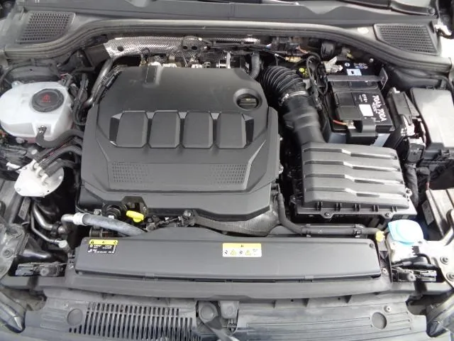 vw golf 8 variant 2,0 tdi dsg r-line/hr/nav/virt/led/pdc/laas/acc/ambl - slika 27
