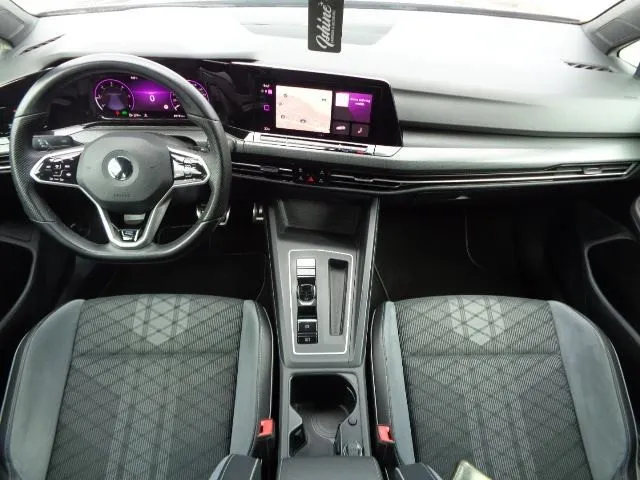 vw golf 8 variant 2,0 tdi dsg r-line/hr/nav/virt/led/pdc/laas/acc/ambl - slika 11