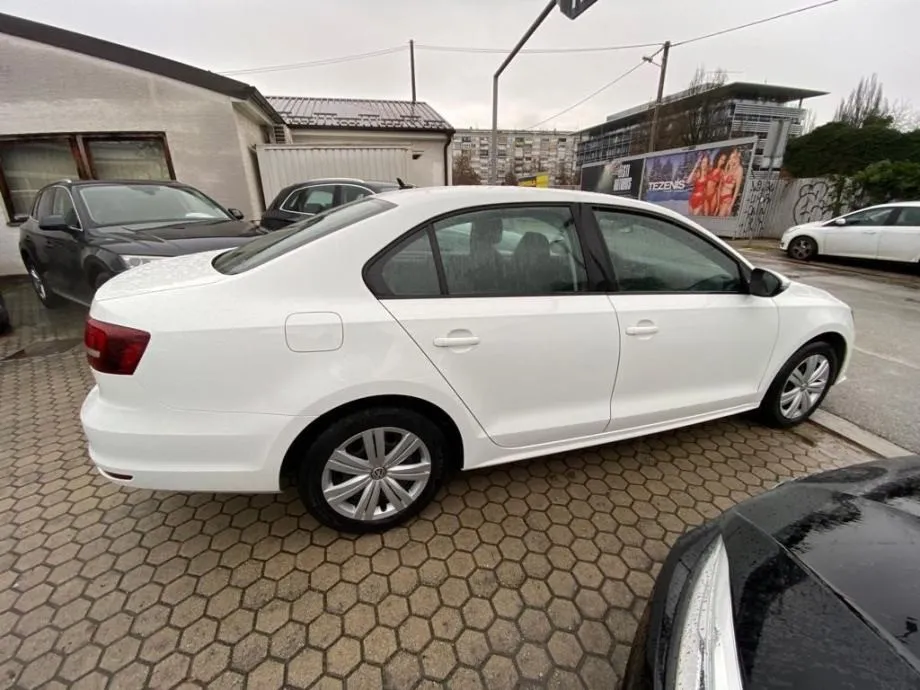 vw jetta 2,0tdi | 4 x garancija | 36 rata - slika 7
