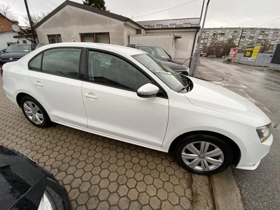 vw jetta 2,0tdi | 4 x garancija | 36 rata - slika 5