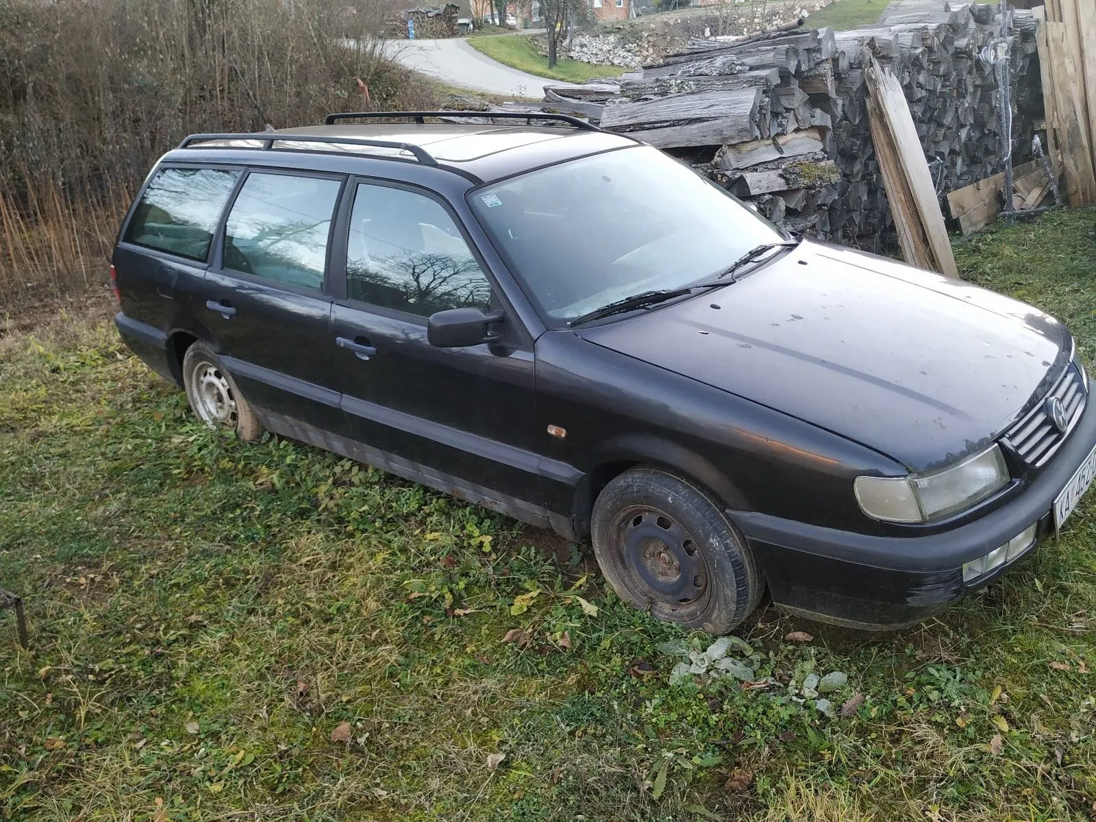 vw passat 1.9 tdi, 66 kw, 1996. - crna, odjavljen, u voznom stanju - slika 2