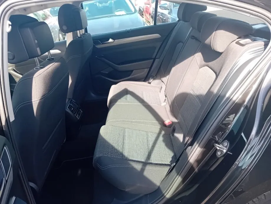 vw passat 2,0 tdi dsg. jamstvo. leasing - slika 8