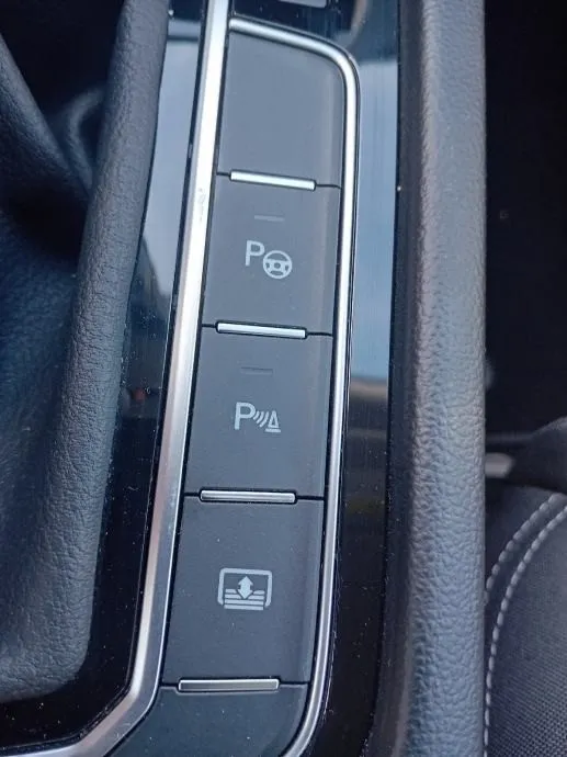 vw passat 2,0 tdi dsg. jamstvo. leasing - slika 13