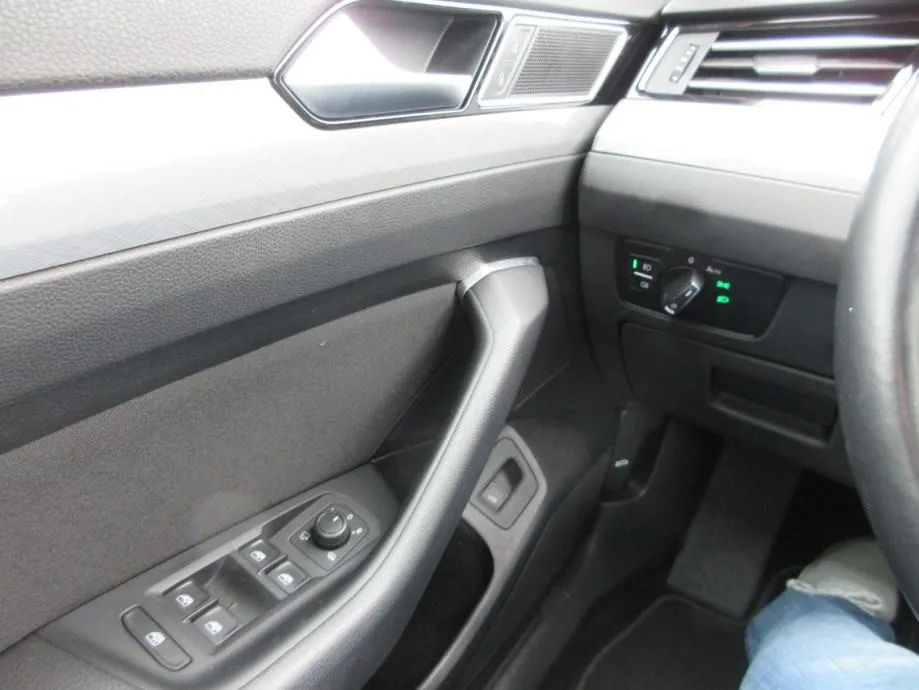 vw passat 2,0 tdi bmt dsg,business,hr auto,samo 45.000km,toop,. - slika 17