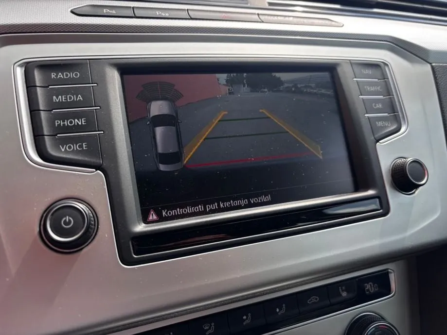 vw passat 2.0 tdi•110kw•hladenjesjedala•parkpilot - slika 13