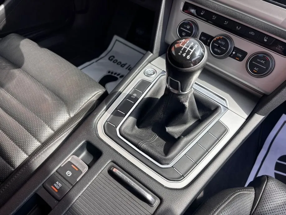 vw passat 2.0 tdi•110kw•hladenjesjedala•parkpilot - slika 15