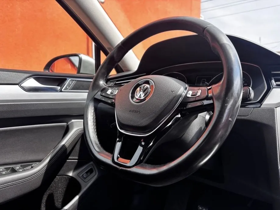 vw passat 2.0 tdi•110kw•hladenjesjedala•parkpilot - slika 12