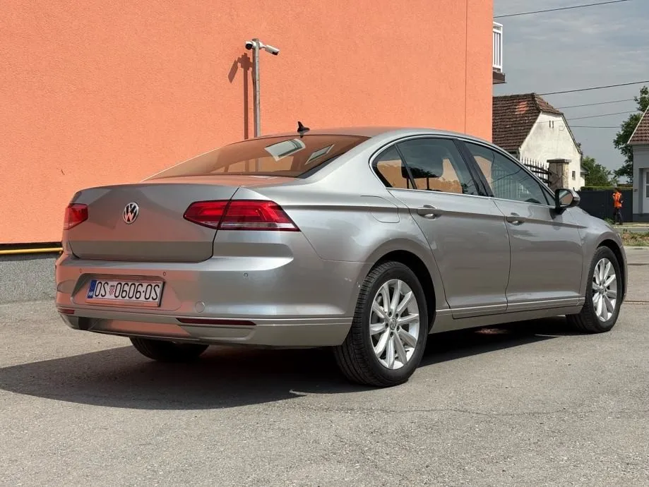 vw passat 2.0 tdi•110kw•hladenjesjedala•parkpilot - slika 6