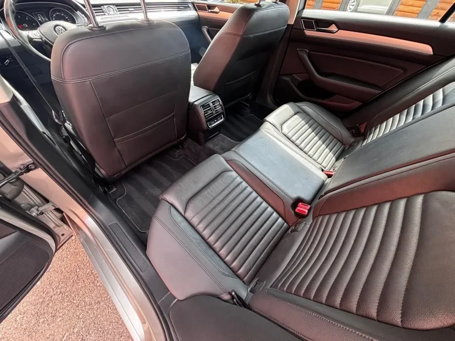 vw passat 2.0 tdi•110kw•hladenjesjedala•parkpilot - slika 18