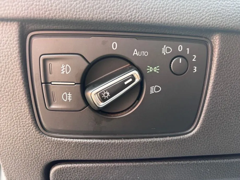 vw passat 2.0 tdi•110kw•hladenjesjedala•parkpilot - slika 10