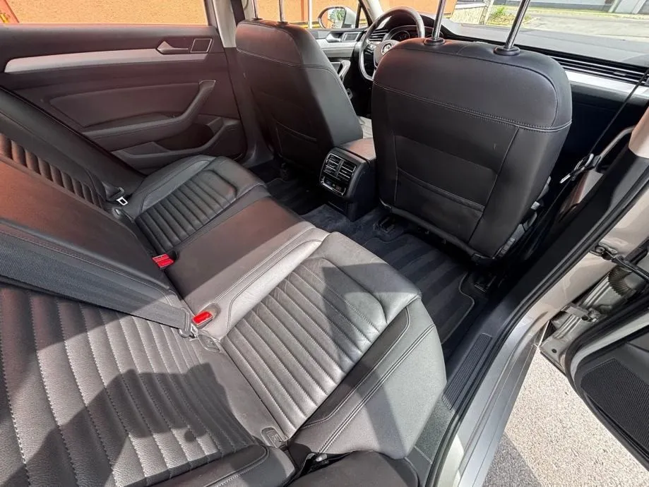 vw passat 2.0 tdi•110kw•hladenjesjedala•parkpilot - slika 19