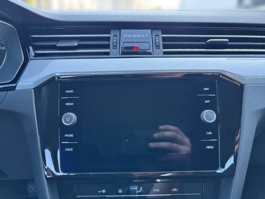 vw passat 2,0 tdi automatik - slika 9