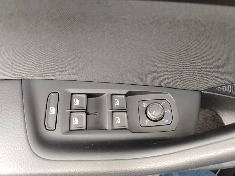 vw passat variant 2,0 tdi dsg business - slika 20