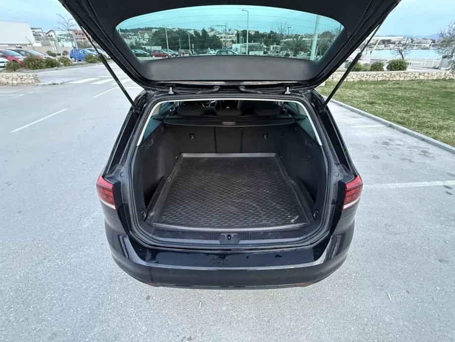 vw passat variant business 2.0 tdi 150 ks u pdv - slika 13
