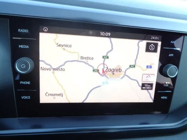 vw polo 1,6 tdi; hr auto; klima; navigacija; tempomat.. - slika 17