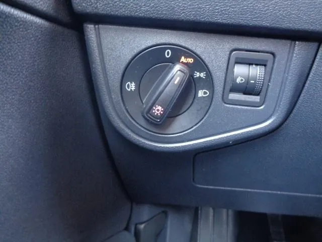 vw polo 1,6 tdi; hr auto; klima; navigacija; tempomat.. - slika 21