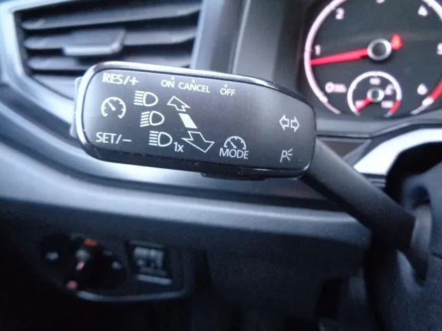 vw polo 1,6 tdi; hr auto; klima; navigacija; tempomat.. - slika 20
