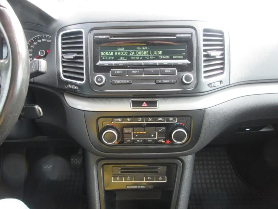 vw sharan 2,0 tdi bmt,140ks,hr auto,,comfortline,reg.god.,servisna,top - slika 16