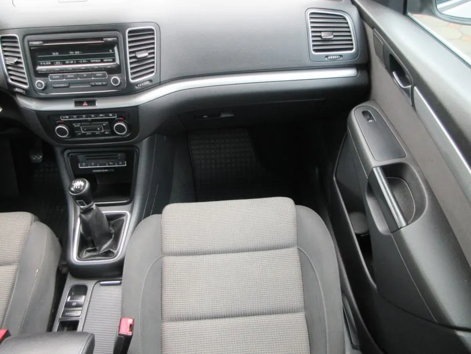 vw sharan 2,0 tdi bmt,140ks,hr auto,,comfortline,reg.god.,servisna,top - slika 12