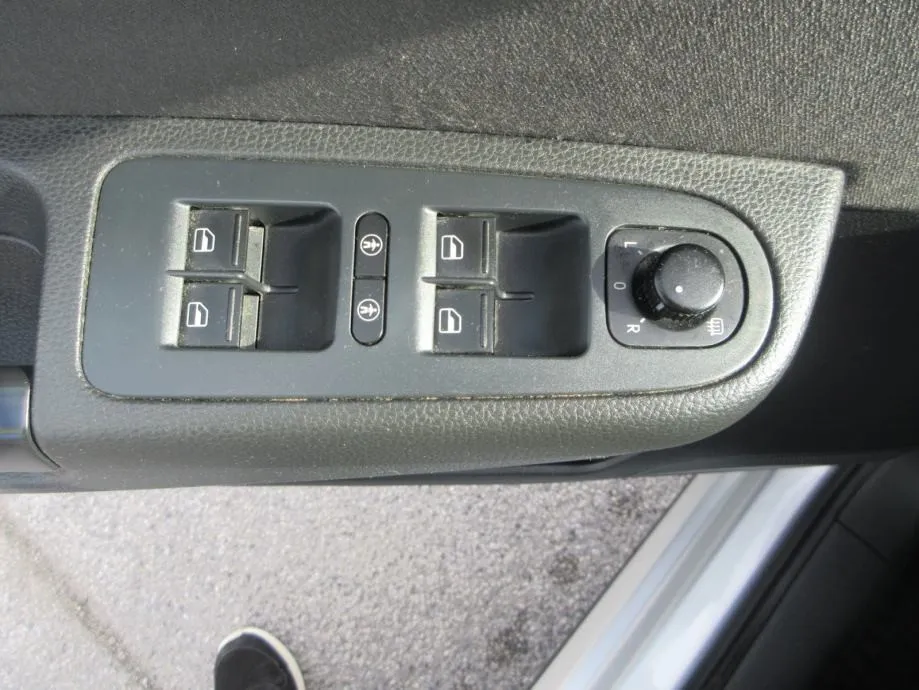 vw sharan 2,0 tdi bmt,140ks,hr auto,,comfortline,reg.god.,servisna,top - slika 26
