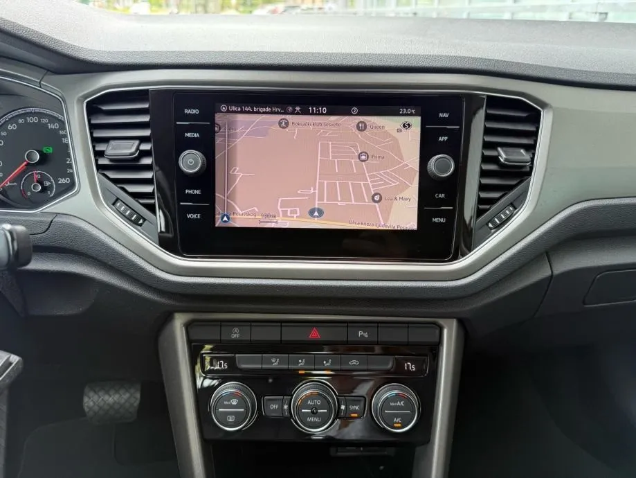vw t-roc 1.5 tsi dsg °navigacija°adaptivni temp.°leasing bez učešća° - slika 14