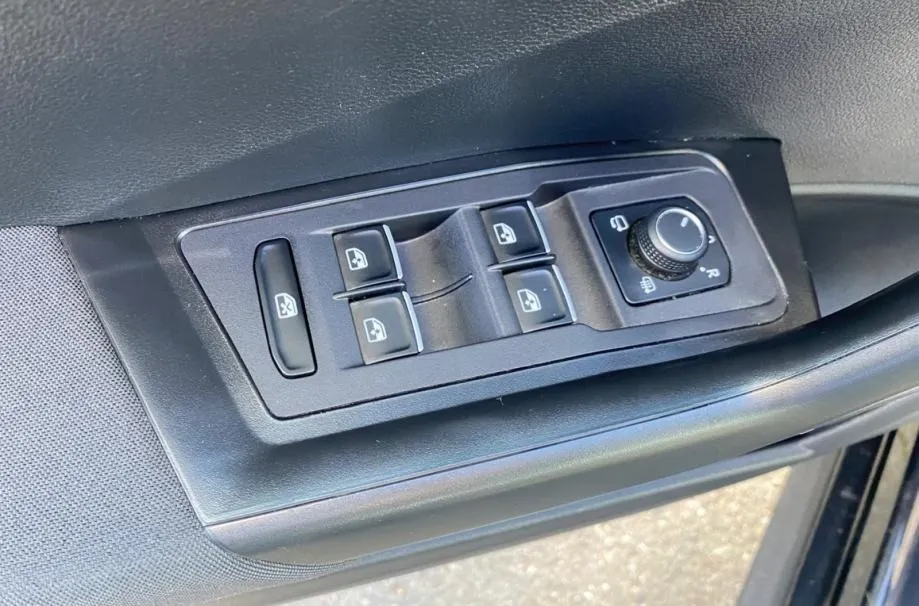 vw t-roc 1,6 tdi. jamstvo. leasing - slika 11