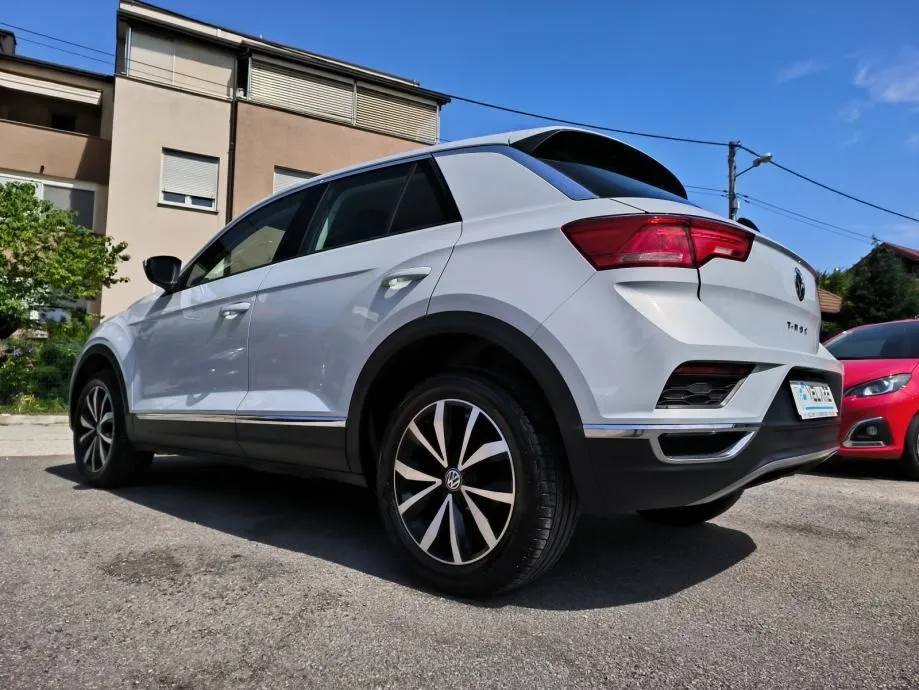 vw t-roc 1,6 tdi style, led, jamstvo, servisna, reg. 1 godinu - slika 7