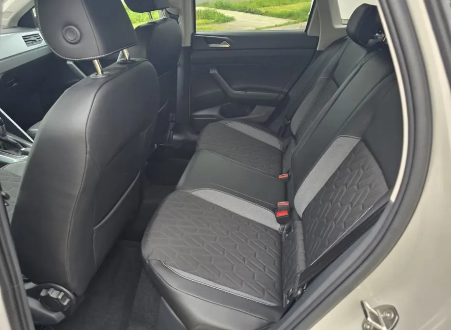 vw taigo 1,5 tsi...vozilo pod tvornickim jamstvom,dva kljuca.... - slika 9