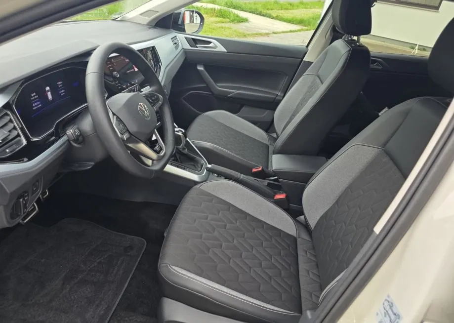 vw taigo 1,5 tsi...vozilo pod tvornickim jamstvom,dva kljuca.... - slika 8