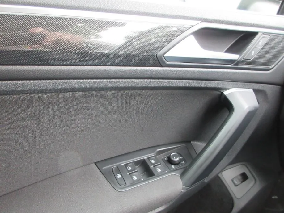 vw tiguan 2,0 tdi dsg 150ks,life,led,navi,rik.kamera,toop stanje,.. - slika 19