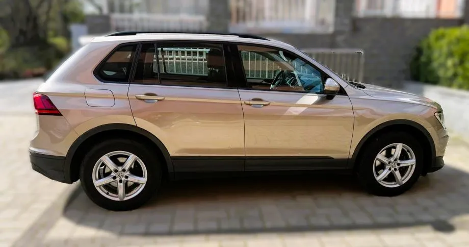 vw tiguan 2,0 tdi,r-mjenjač,hr vozilo,prvi vlasnik. - slika 9