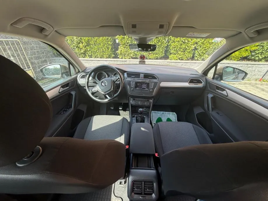vw tiguan 2,0 tdi,r-mjenjač,hr vozilo,prvi vlasnik. - slika 11