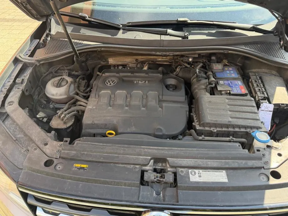 vw tiguan 2,0 tdi,r-mjenjač,hr vozilo,prvi vlasnik. - slika 15