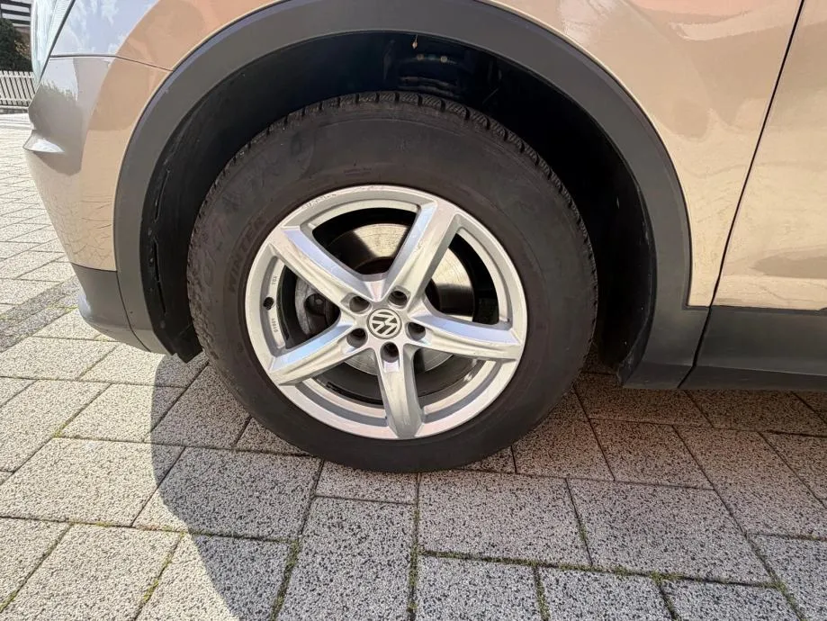 vw tiguan 2,0 tdi,r-mjenjač,hr vozilo,prvi vlasnik. - slika 18