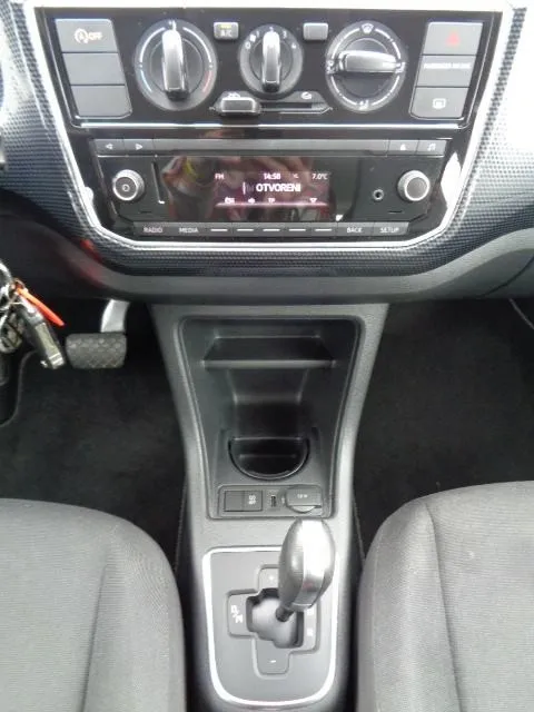 vw up! 1,0 mpi asg automatik/redizajn/samo 49tkm/klima/navi/alu 15'' - slika 19