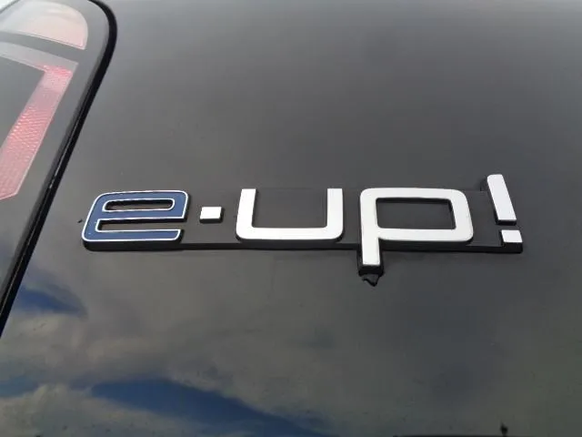 vw up! e-up! aut/gri.sj.+sta./aut.kl./tempo/park.s./ambi l/mfu/alu/reg - slika 20