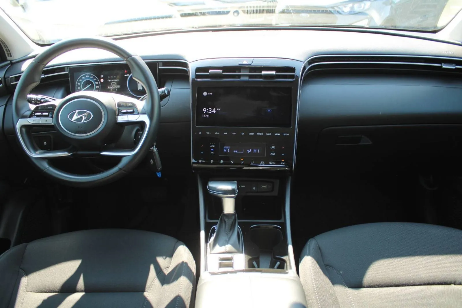 hyundai tucson 1.6 crdi automatik *led, navigacija, kamera* - slika 19