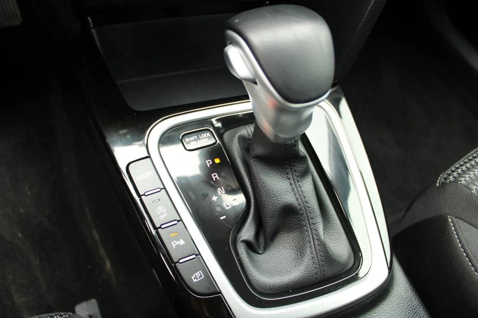 kia ceed sw 1.5 t-gdi automatik *navigacija, kamera* - slika 19