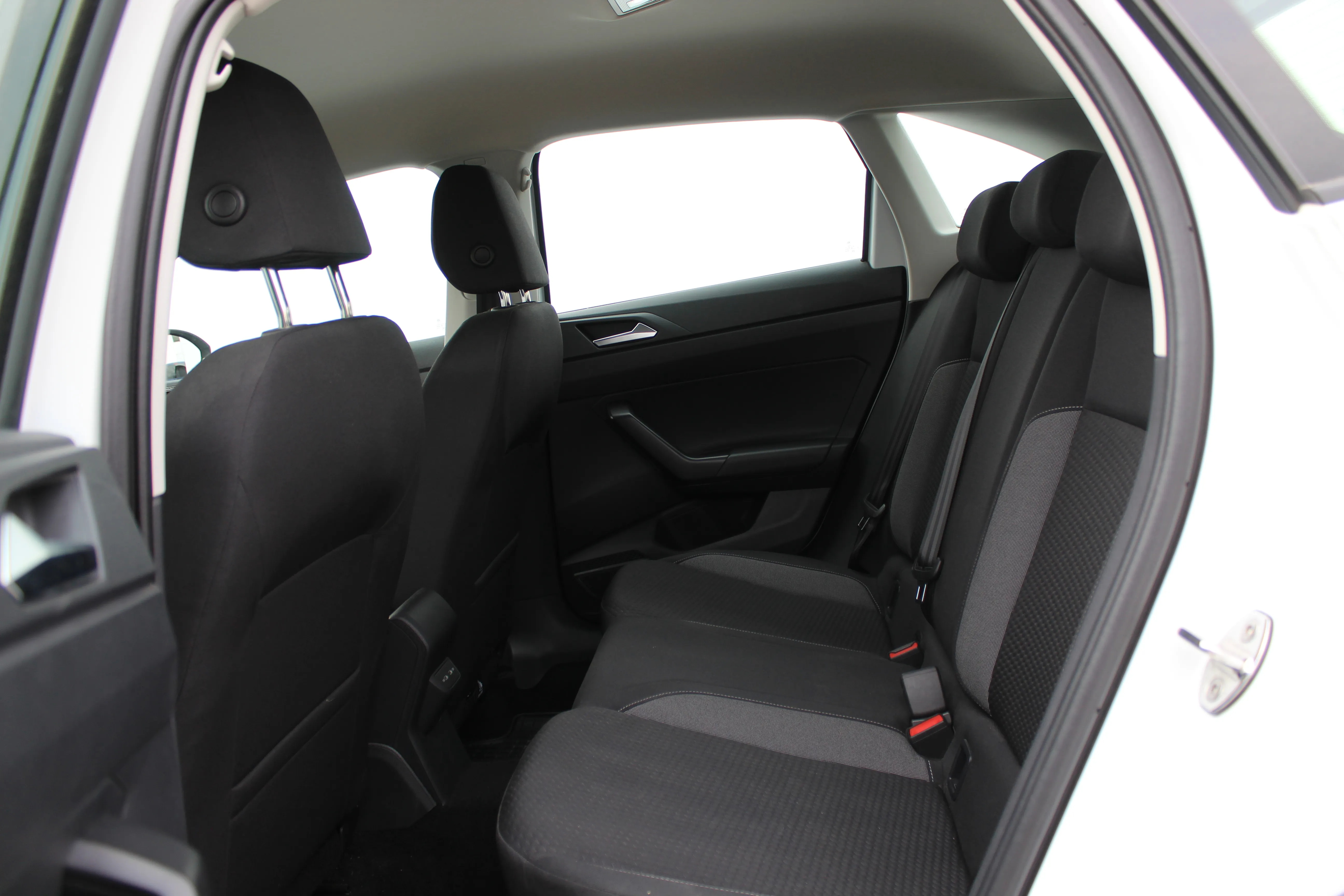 13160 volkswagen taigo 1.0 tsi life - slika 10