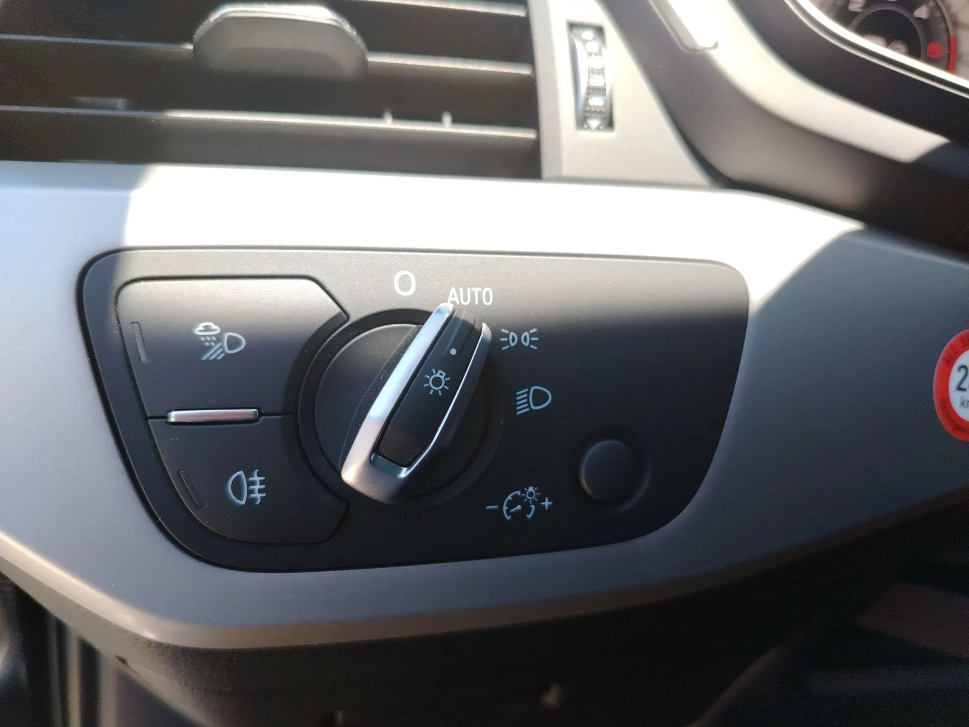 audi a4 40 tdi advenced - slika 19