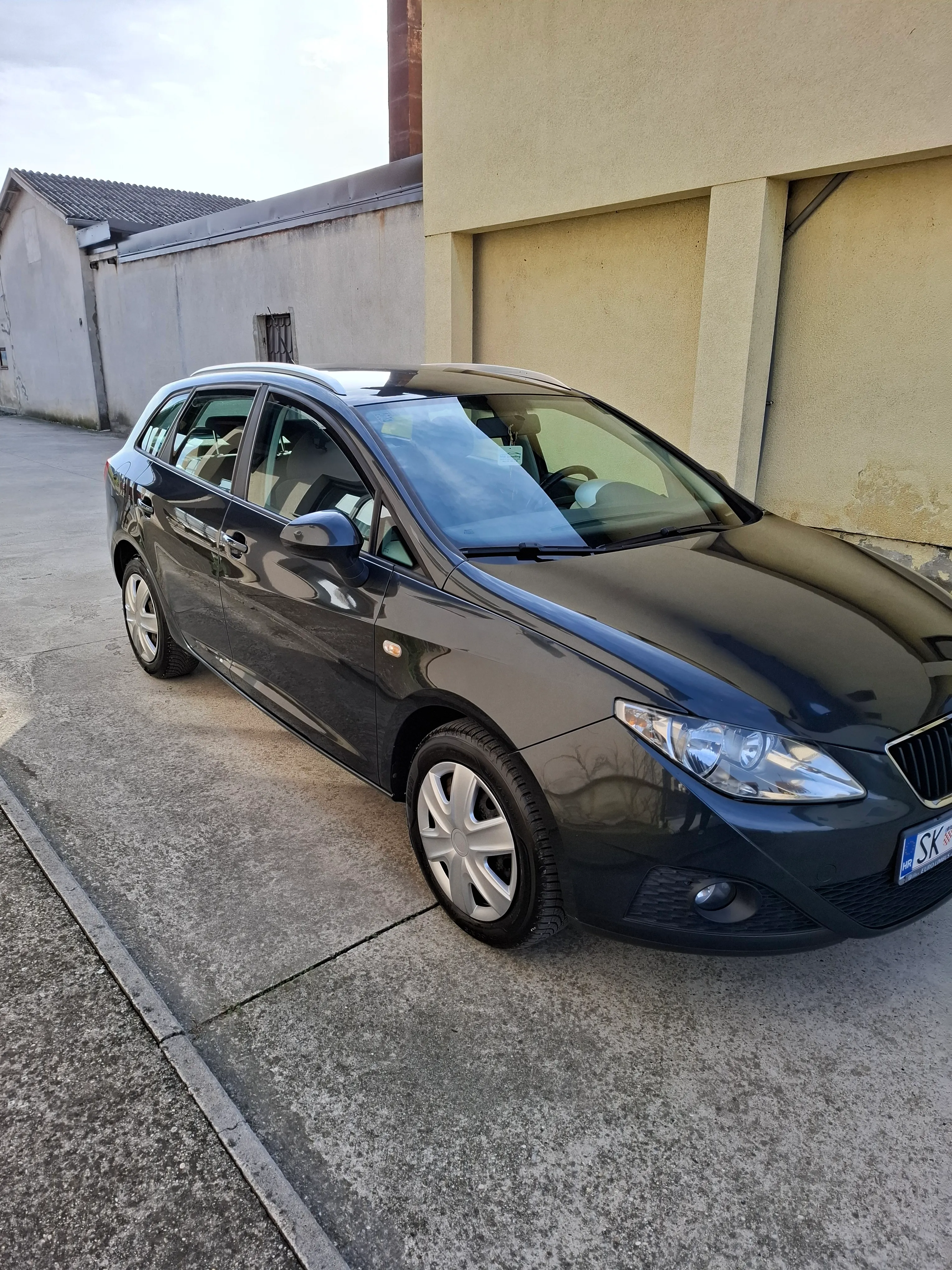 seat ibiza 2010g.1.2tdi,55kw.200000km - slika 5