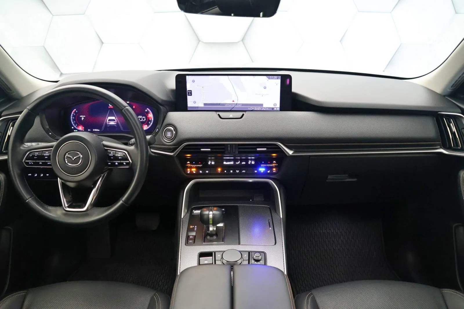 mazda cx-60 3.3 e-skyactive d 4wd at8 homura 254ks pano bose - slika 17