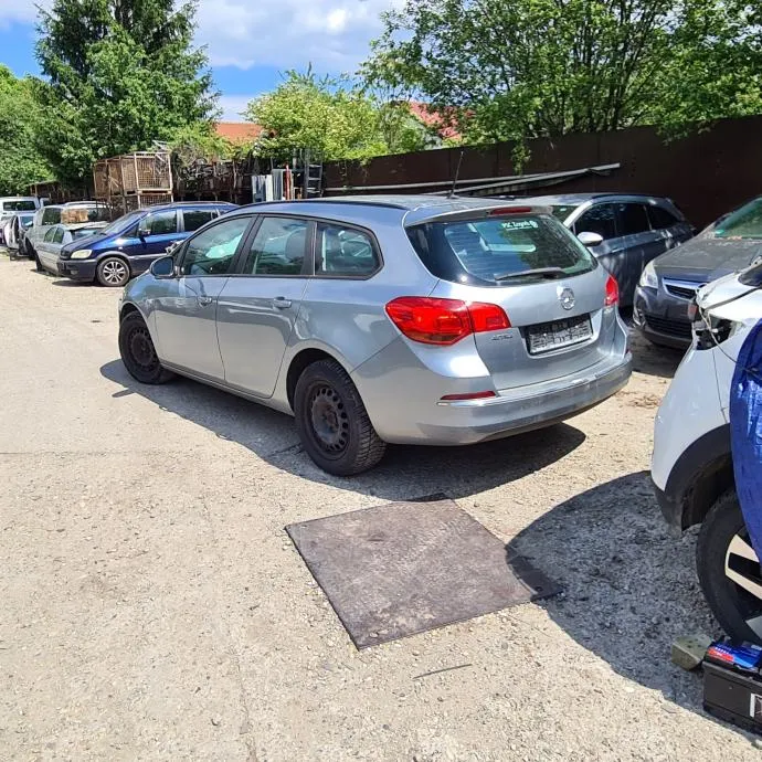 opel astra j karavan 1.6 cdti #dijelovi - slika 3