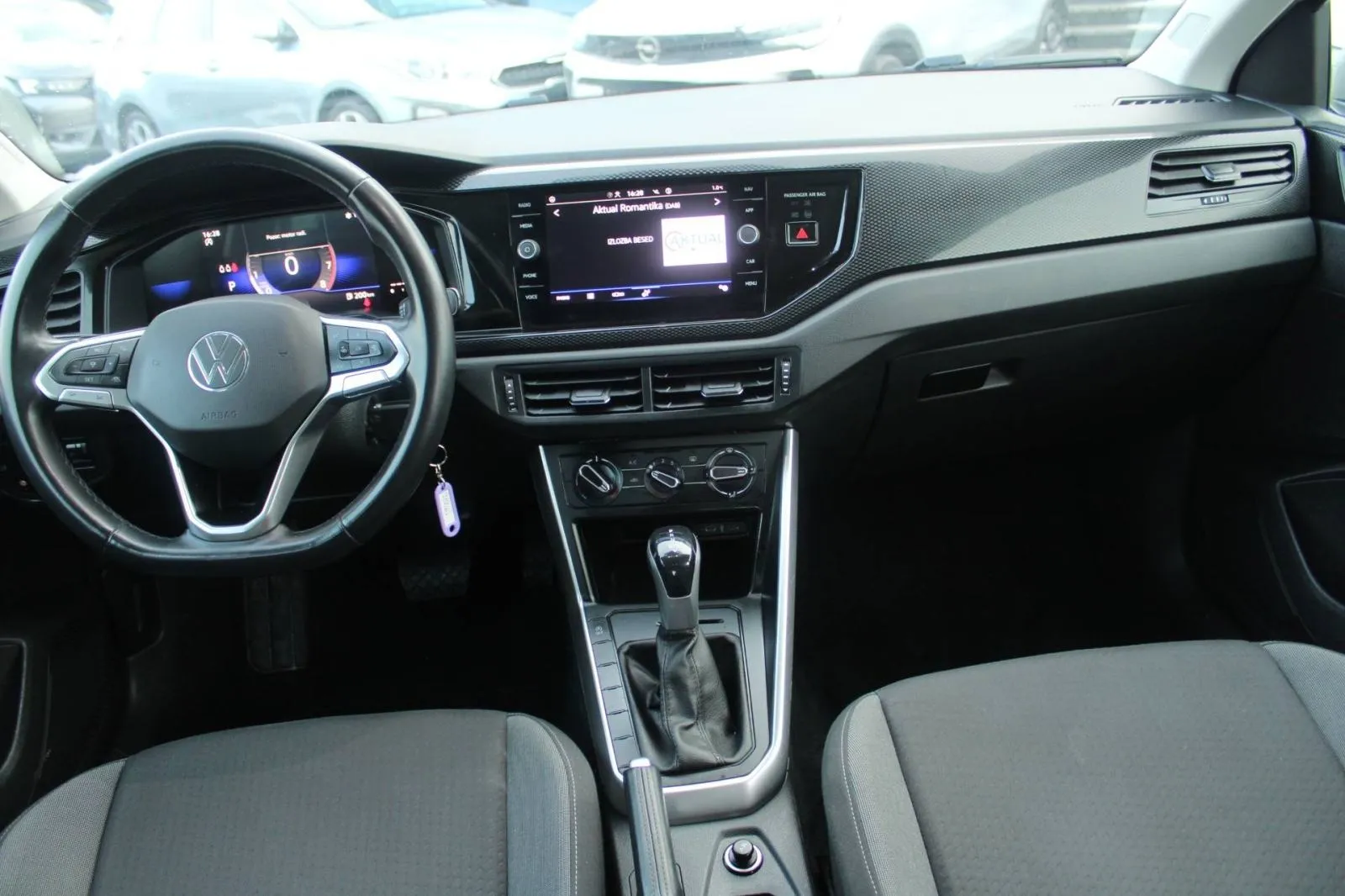 vw taigo 1.0 tsi dsg - slika 12