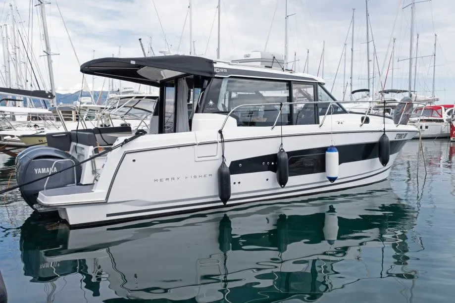 Jeanneau Merry Fisher 1095 u dobrom stanju 2 x Yamaha 300 KS - Split