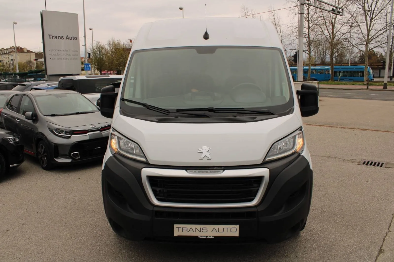 peugeot boxer 2.2 hdi l2h2 *navigacija*, 2024 god. - slika 2